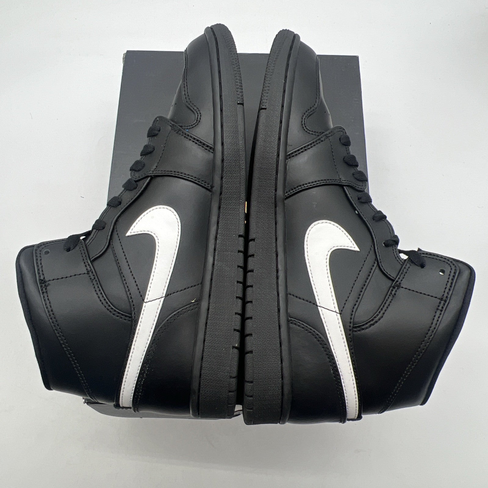 Size 10.5 - Air Jordan 1 Mid Speckle (554724-049)