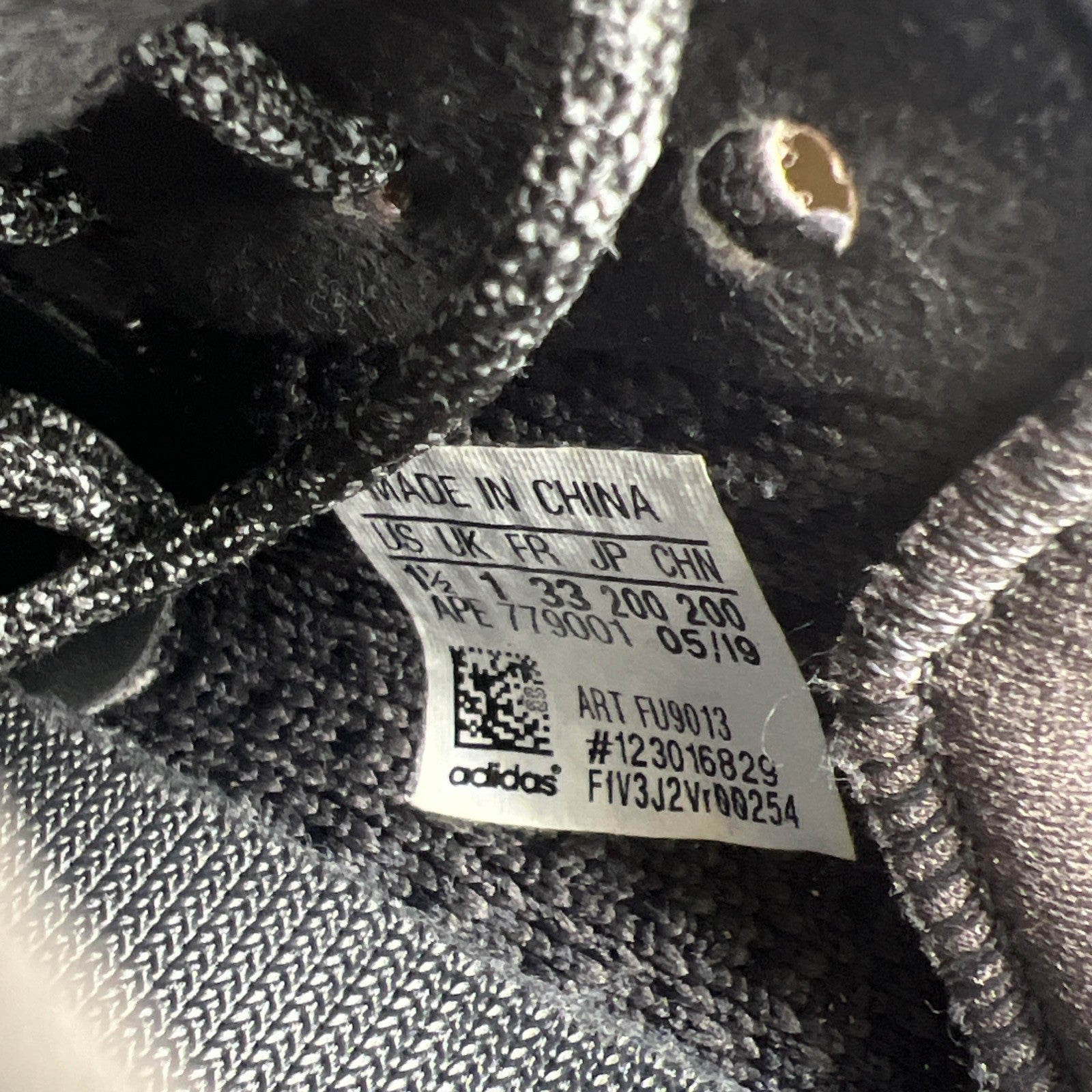 Size 1.5 - Adidas Yeezy Boost 350 V2 Non-Reflective Kids (FU9013)