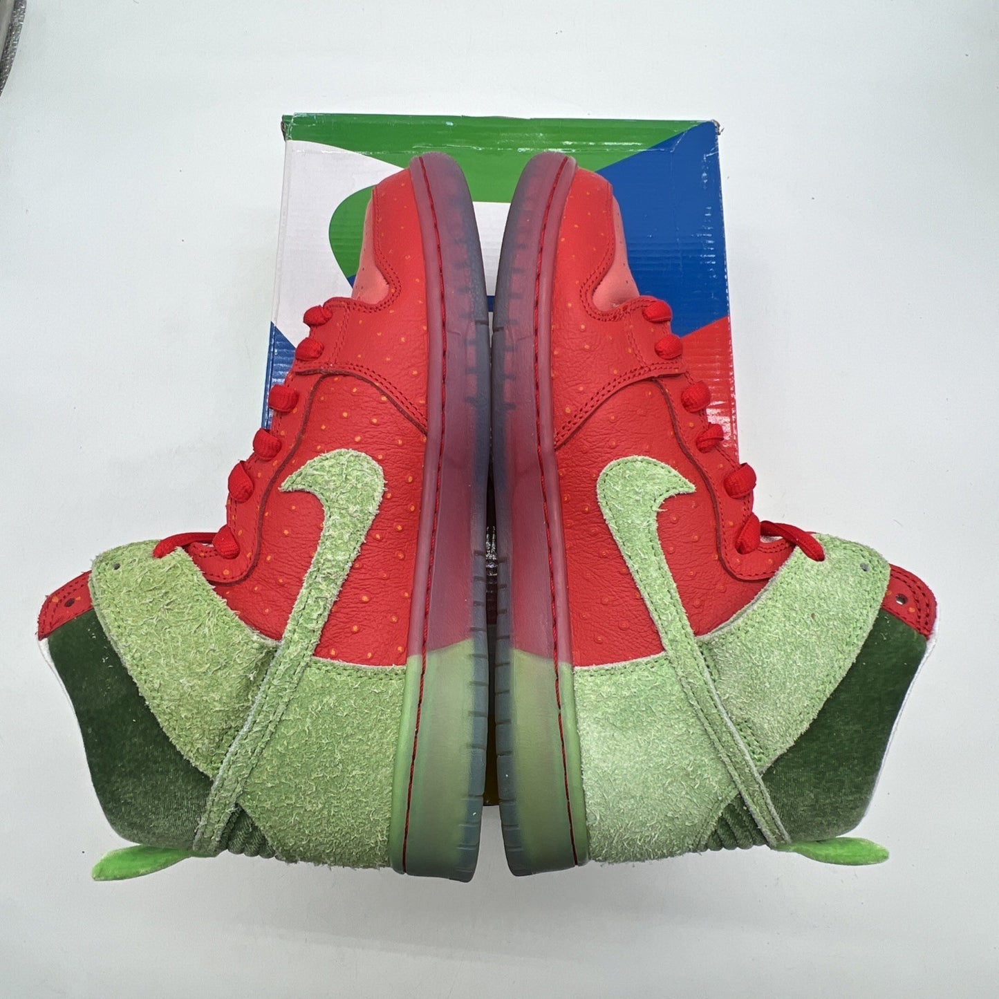 Size 9.5 - Nike SB Dunk High Strawberry Cough (CW7093-600)