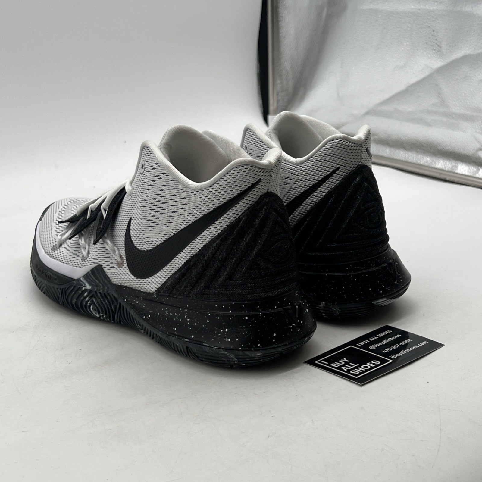 Size 11.5 - Nike Kyrie 5 Oreo - (AO2918-100)
